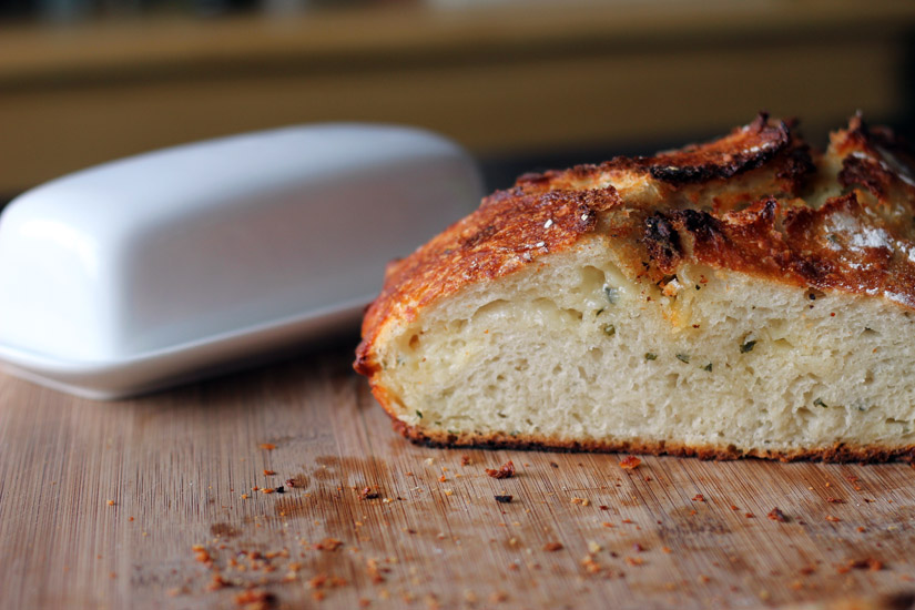 White Cheddar & Chive Artisan Bread1