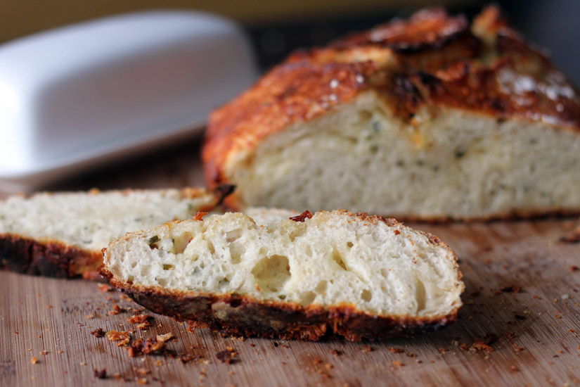 White Cheddar & Chive Artisan Bread2